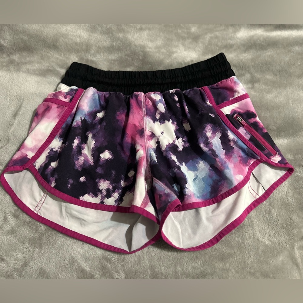 Lululemon Tracker Shorts Size 8 Blooming Pixie *RARE*